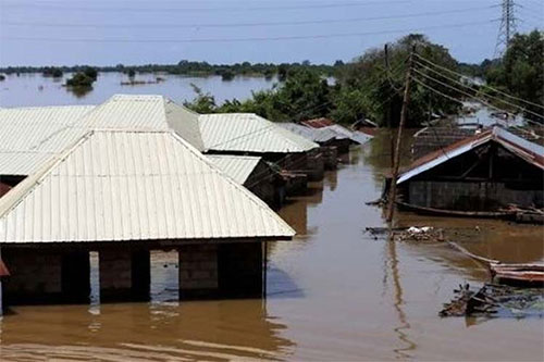 Casi 200 víctimas mortales por inundaciones en Nigeria